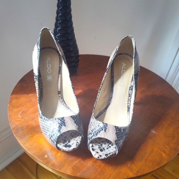 Aldo Juliette snakeskin peep toe hidden platform sky high stiletto heels - Picture 2 of 6